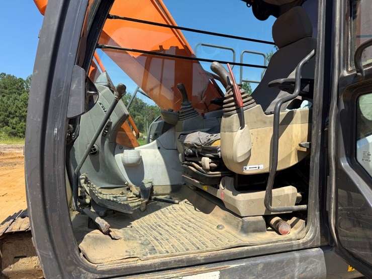 2015-hitachi-zx250-lc-6-image-14
