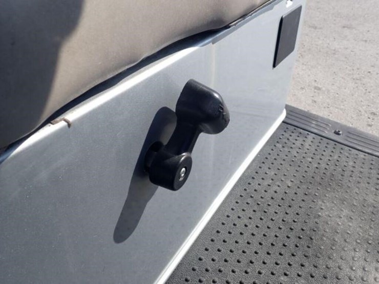2021-e-z-go-rxv-4-passanger-gas-golf-cart-5621826-image-17