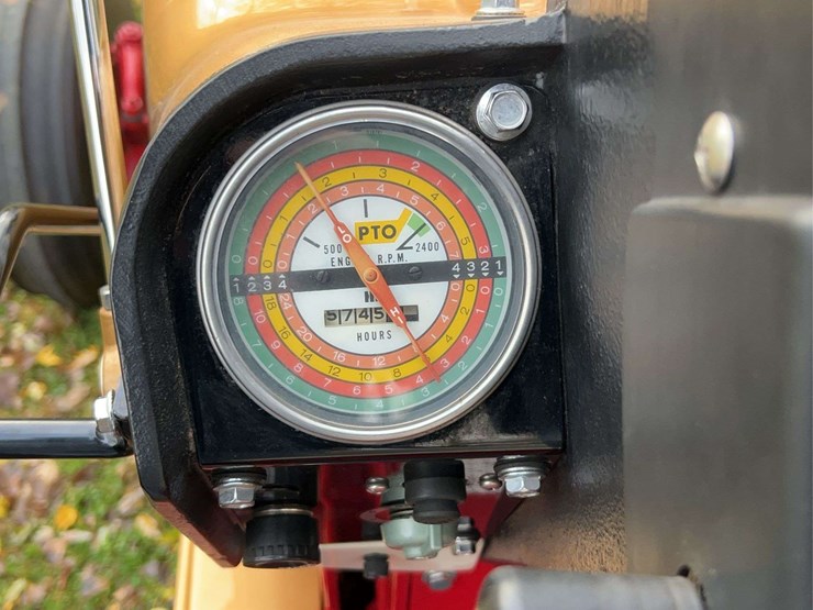 1970-1456-farmall-row-crop-golden-demonstrator-image-65