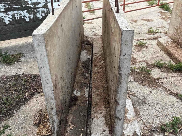 2--8’-portable-concrete-walls-image-2