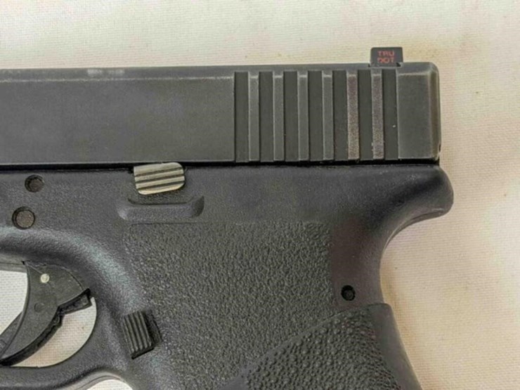 glock-model-21-45acp-pistol-image-4