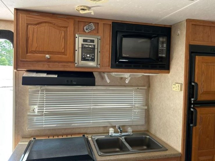 2008-forest-river-rockwood-roo-21ss-t/a-hybrid-tra-image-53