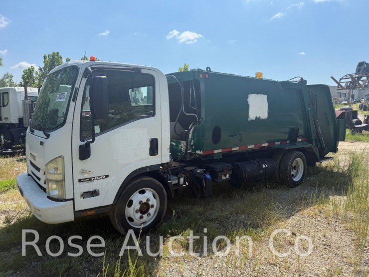 2017-isuzu-nrr-garbage-truck-pac-mac-rl-body-(new-kent,-va)-image-1