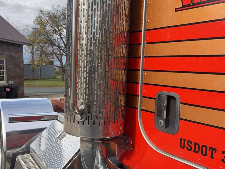 2006-peterbilt-379-image-36
