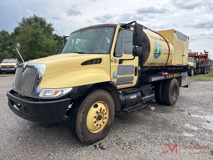2005-international-durastar-4300-image-6