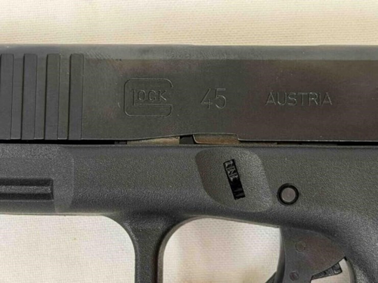 glock-model-45-9mm-pistol-image-5