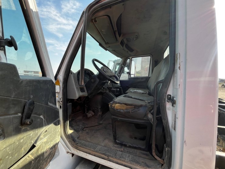 2013-international-durastar-4300-image-7