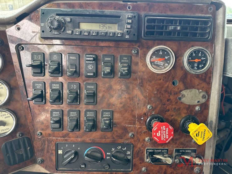 2005-international-9400i-image-33