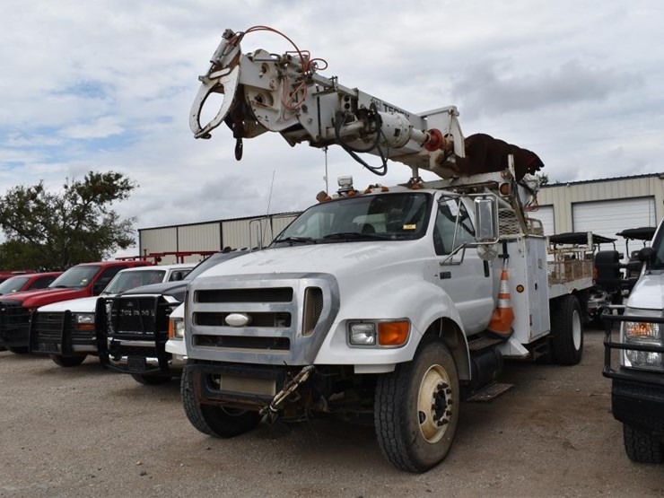 2009-ford-f750-image-1