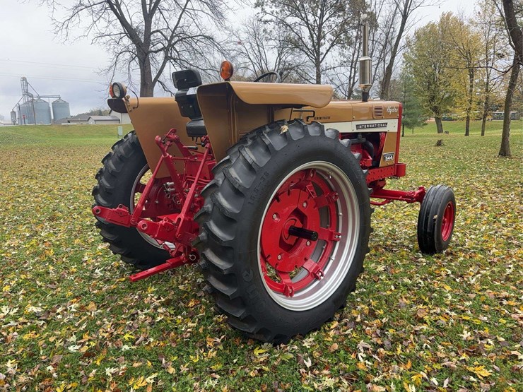 1970-farmall-544-hydro-diesel-row-crop-golden-demonstrator-image-5