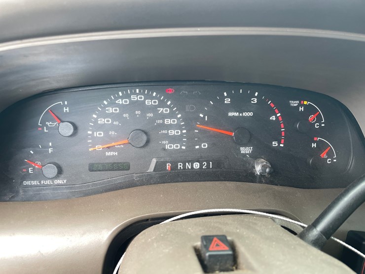 2002-ford-excursion-image-28