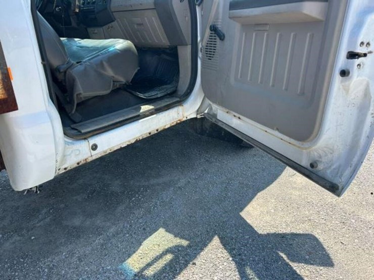 2009-ford-f550-image-22