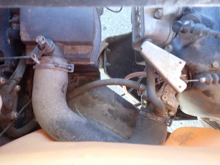 2011-club-car-precedent-4-passanger-gas-golf-cart-image-35