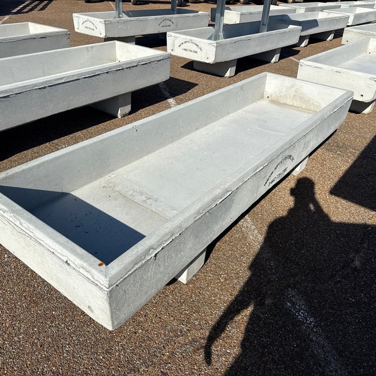 #9682 • 3 X 10 Feed Trough