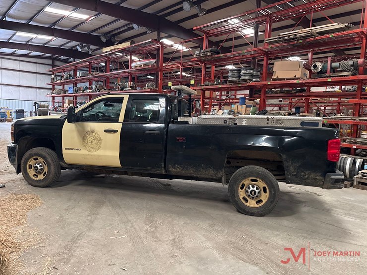 2015-chevrolet-silverado-2500-image-5