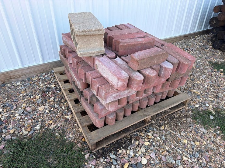 pallet-of-landscape-pavers-image-1