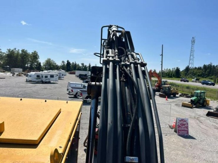 2012-volvo-fc2421c-image-93
