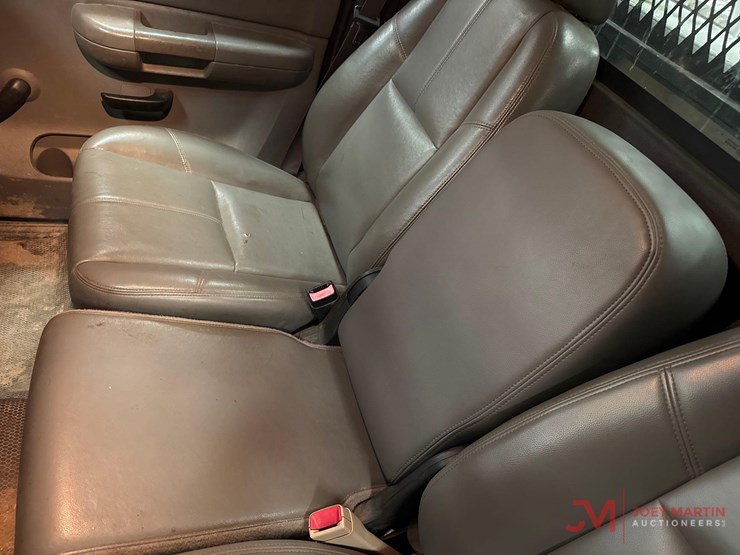 2008-chevrolet-silverado-2500-image-25