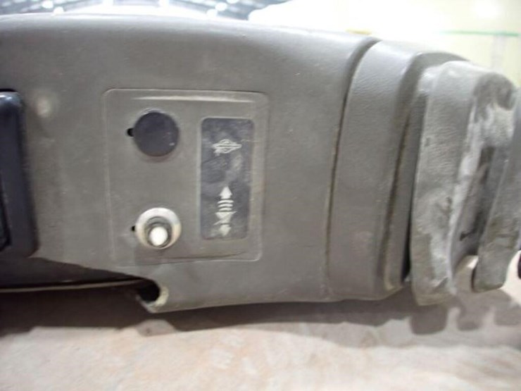 john-deere-120-image-9
