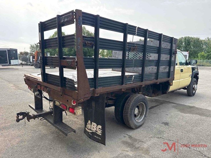 2006-chevrolet-3500-image-3