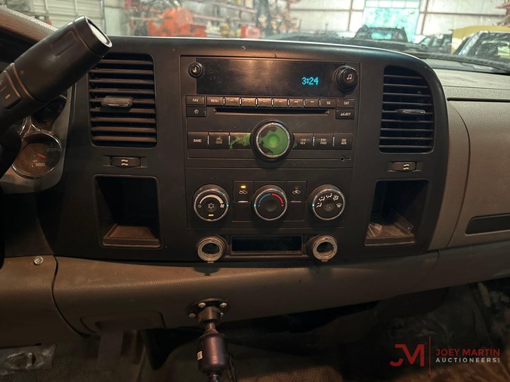 2008-chevrolet-silverado-2500-image-29