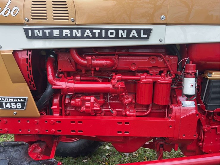 1970-1456-farmall-row-crop-mfwa-golden-demonstrator-image-34
