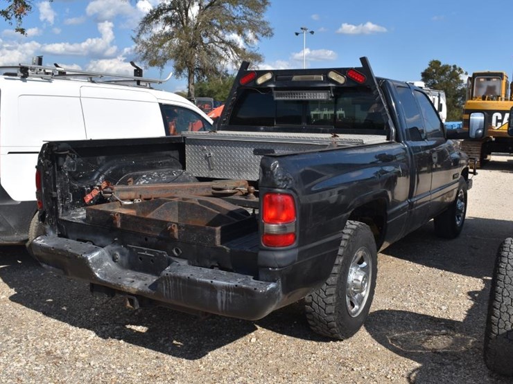 1999-dodge-2500-image-3