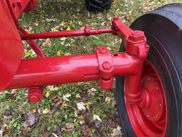 1970-farmall-826-hydro-diesel-row-crop-golden-demonstrator-image-17