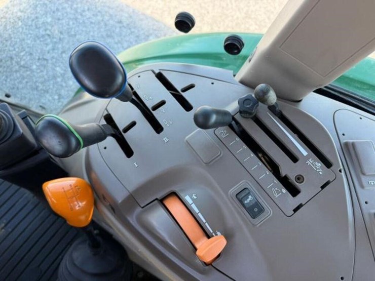 2015-john-deere-5085e-image-14