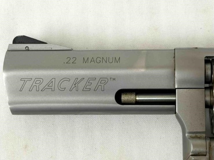 taurus-tracker-22mag-revolver-image-11