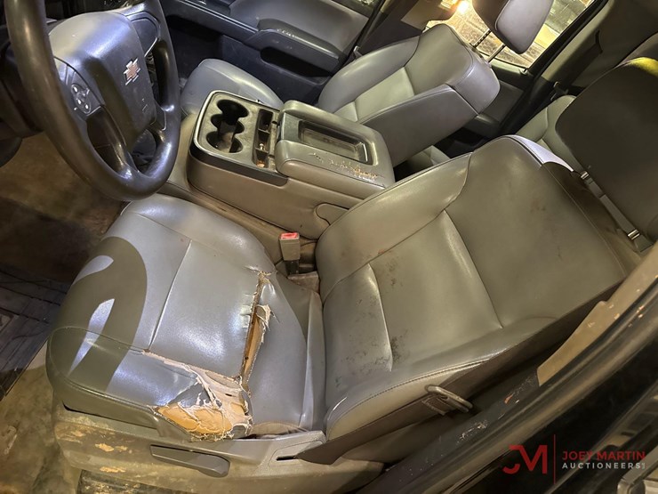 2018-chevrolet-silverado-3500-image-35