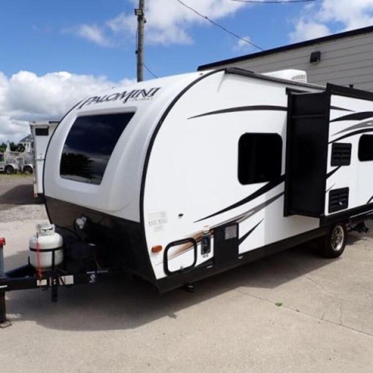NEW NON CURRENT 2018 Forest River Palomino 23 Ft 4
