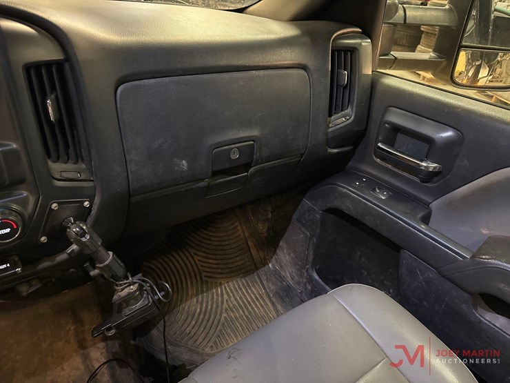 2018-chevrolet-silverado-3500-image-36