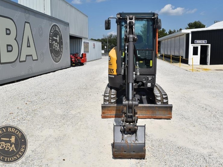 2022-volvo-ecr25-electric-image-8