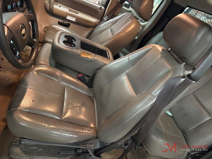 2009-chevrolet-silverado-2500-image-32