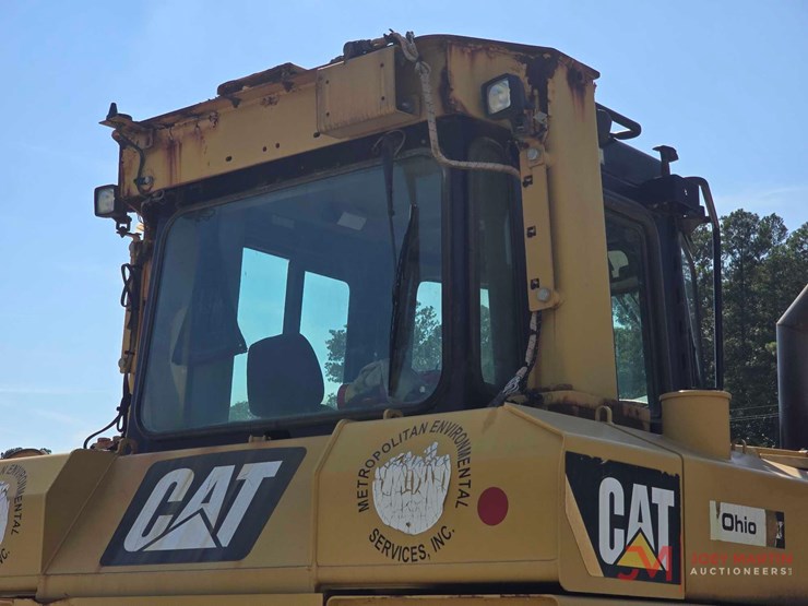 2012-caterpillar-d6t-image-12
