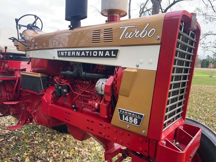 1970-1456-farmall-row-crop-golden-demonstrator-image-10