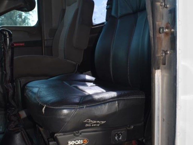 2012-kenworth-t800-image-7