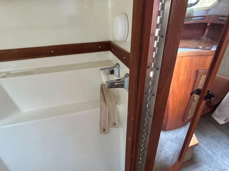 1988-doral-cavalier-24-ft-cabin-cruiser-2dba1303c8-image-85