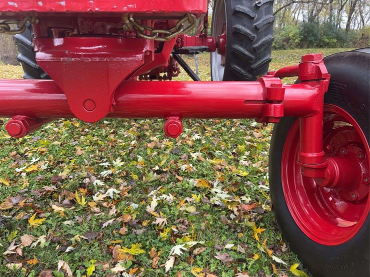 1970-farmall-544-hydro-diesel-row-crop-golden-demonstrator-image-13