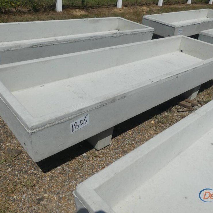 3X10 CONCRETE FEED TROUGH