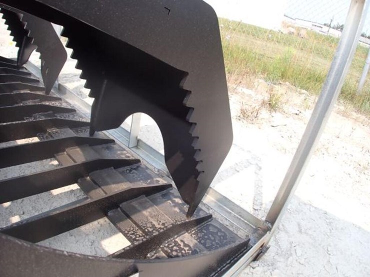 unused-greatbear-rock-grapple-72-in.-bucket-image-14