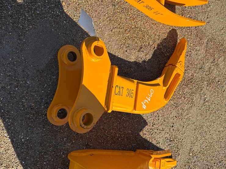 #9660-•-cat-305-trench-shank-image-3