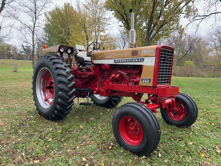 1970-656-farmall-hydro-diesel-row-crop-golden-demonstrator-image-7