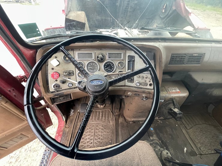 1994-ford-l9000-image-35