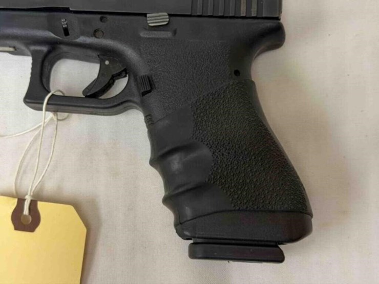 glock-model-21-45acp-pistol-image-6