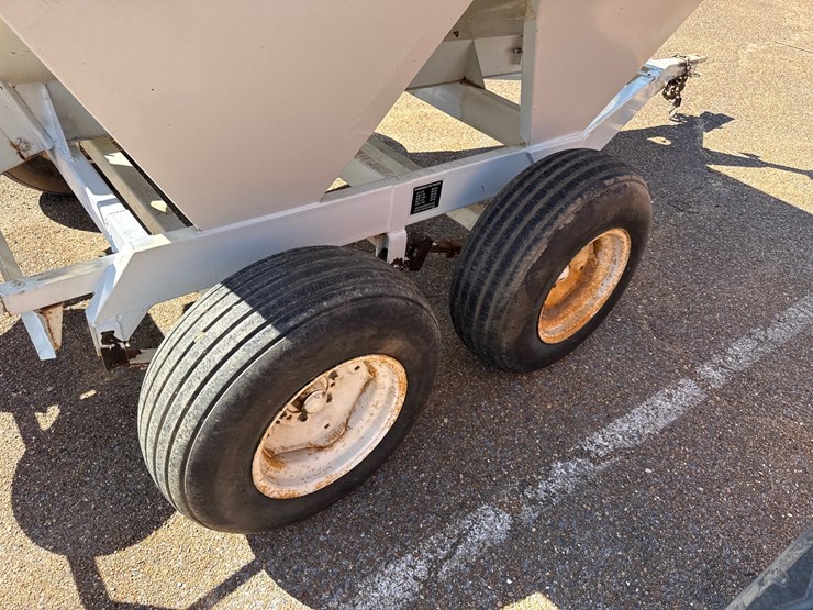 #9673-•-wilmar-500-fertilizer-bugger-image-10