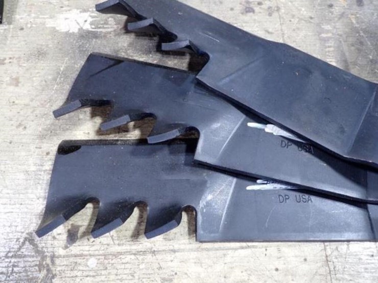qty-of-(3)-new-gator-lawn-mower-blades-image-4