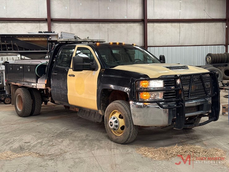 2018-chevrolet-silverado-3500-image-1