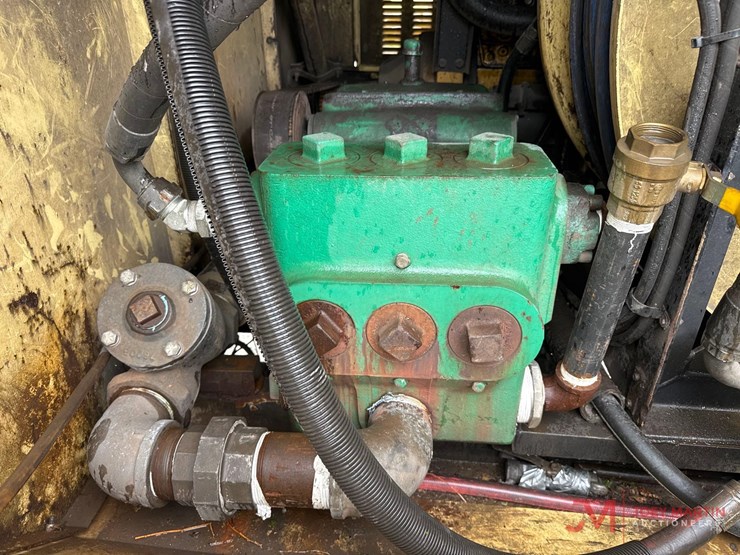 2005-international-durastar-4300-image-15